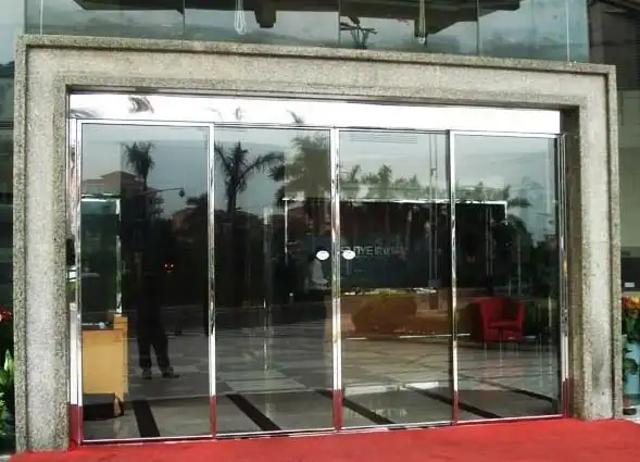 大兴区安装玻璃门地弹簧 门夹