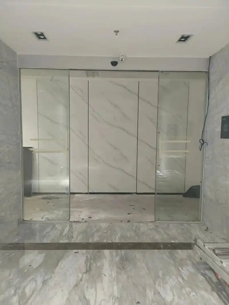 北京大兴区安装旋转玻璃门,大楼入口门安装 北京大兴区安装旋转玻璃门,大楼入口门安装